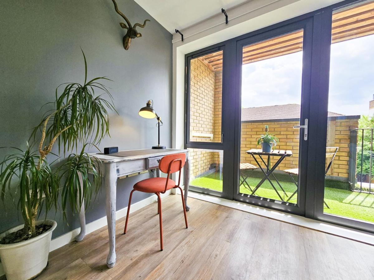 Centrally Located Spacious Flat Near Canary Wharf Лондон Екстер'єр фото