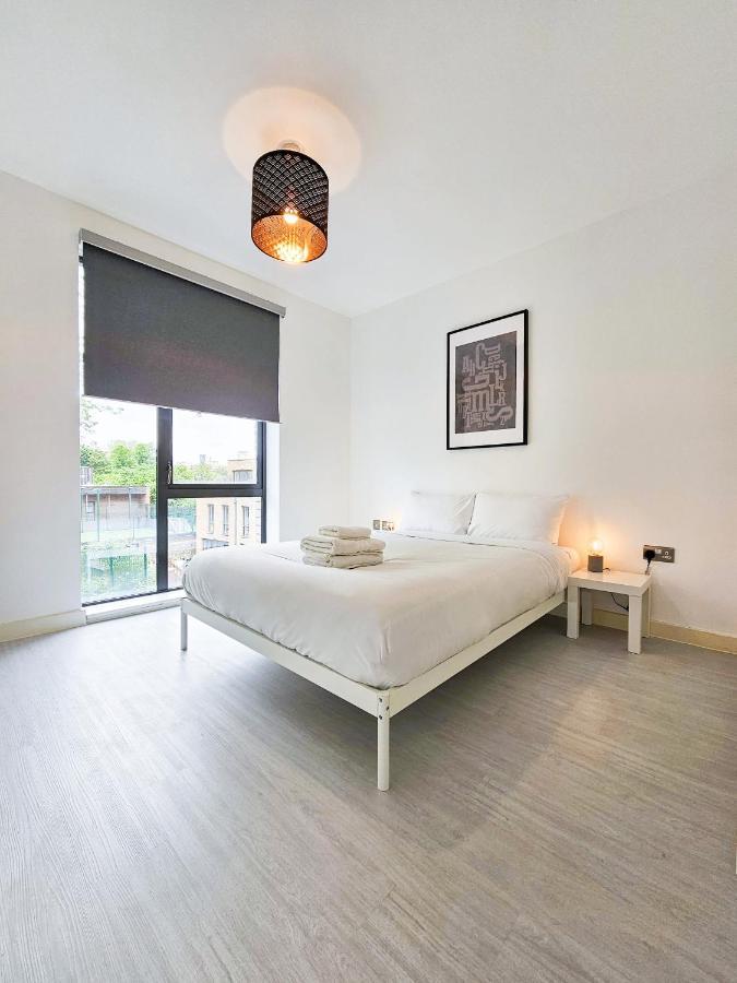 Centrally Located Spacious Flat Near Canary Wharf Лондон Екстер'єр фото
