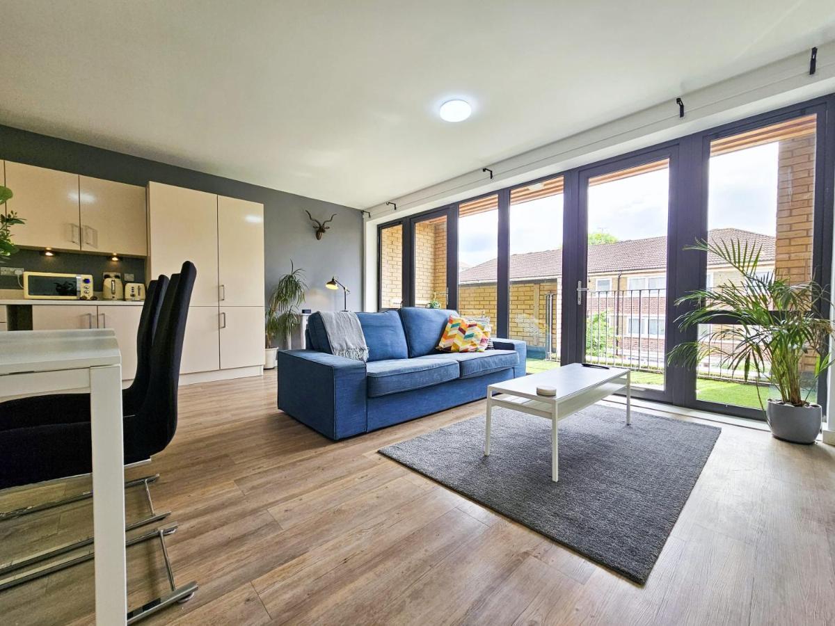 Centrally Located Spacious Flat Near Canary Wharf Лондон Екстер'єр фото